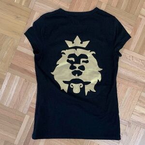 Lion & Lamb - Women’s M - Gold Vinyl - Scoop Neck Tee - NWOT - Faith